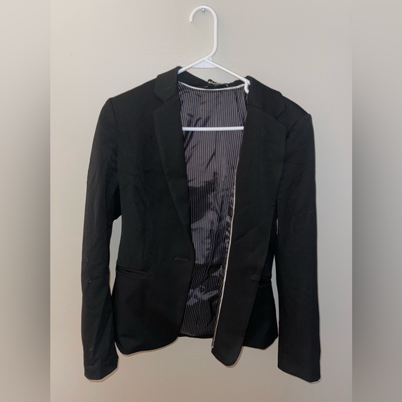 Express black editor one button blazer 24” blazer size 6 - Picture 2 of 3